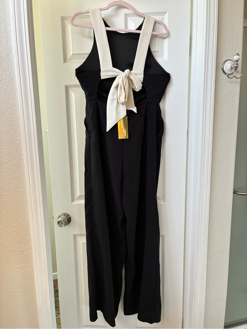 H&M Black Sleeveless Jumpsuit